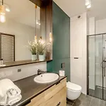 Apartment Up'arts *