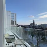 Apartment Up'arts